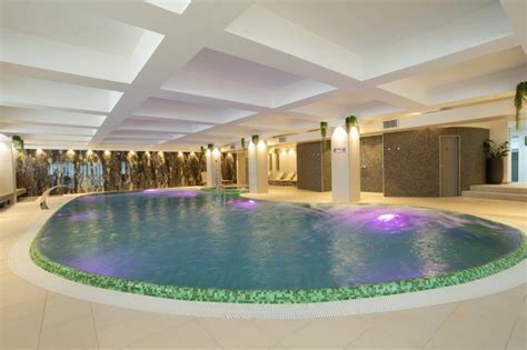 Activități pentru copii la piscine Iași