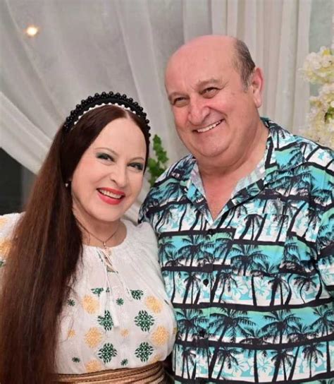 Diagramă a relațiilor familiale dintre Maria Dragomiroiu, Bebe Mihu, Elena Merișoreanu și Cătălin Mihu