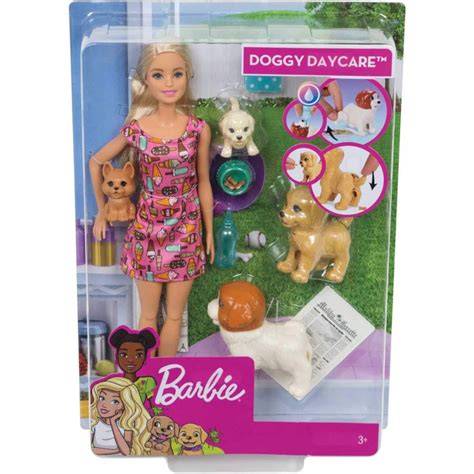 Infographic: Componente set Barbie Newborn Baby (papusa Barbie, 2 catelusi, accesorii, certificat de adoptie)