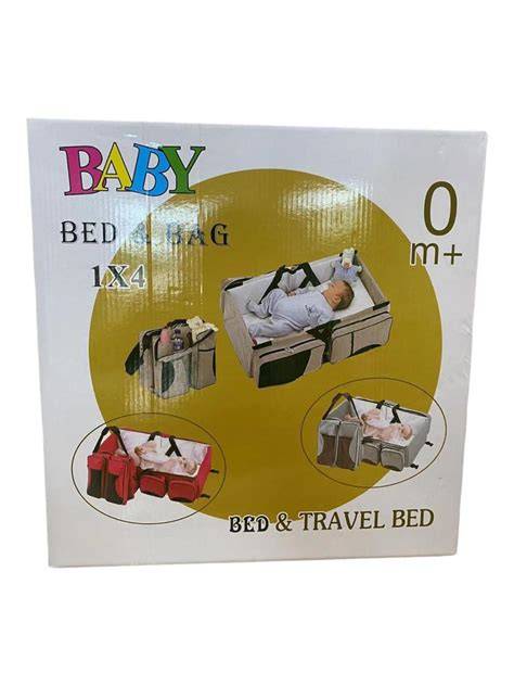 Fotografie cu materiale textile pentru bebelusi si bagaj calatorie