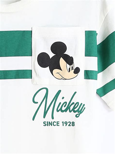 Infografic cu avantajele tricoului bebe imprimat cu Mickey Mouse: material, licență, confort