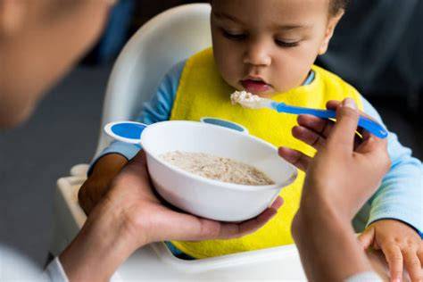Infografic despre introducerea cerealelor în alimentația bebelușului