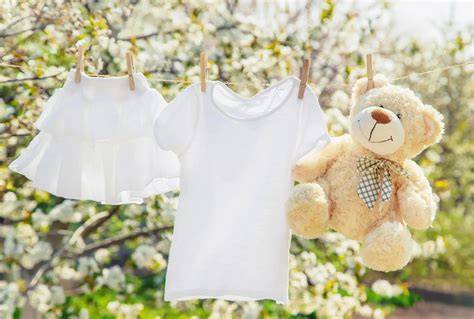 Infografic: Materiale naturale pentru haine de bebe