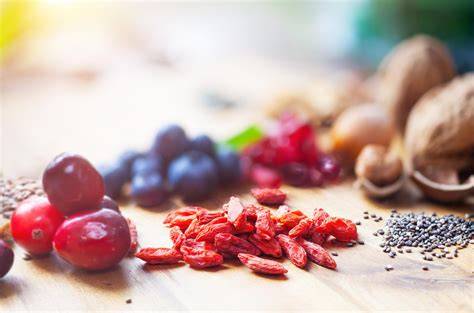 Infografic: Beneficiile merișoarelor în sarcină (antioxidanți, ITU, imunitate)