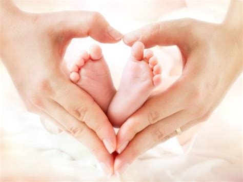 Detalii mâini și picioare bebeluș