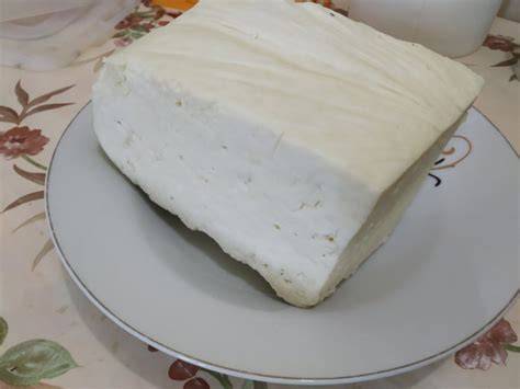 Brânză de casă proaspătă, textură fină și ingrediente sigure pentru bebeluși