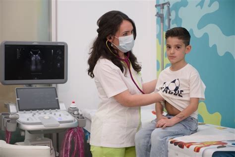 Echipă de medici pediatri la OCH Pediatrie