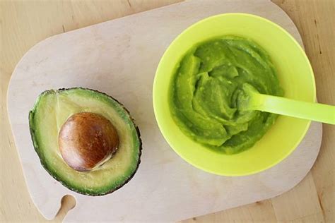 Infografic: Nutrienții cheie din avocado pentru bebeluși