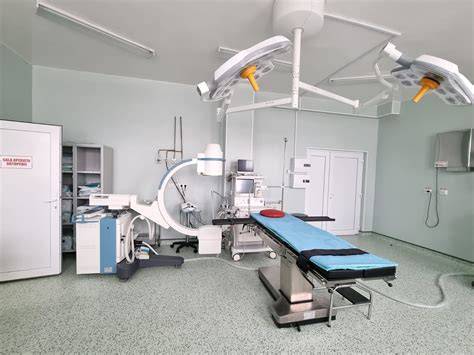 Infografic: Configurarea Secției Clinic Obstetrică-Ginecologie I (Nivel III) cu facilități moderne, saloane, laborator, bloc operator