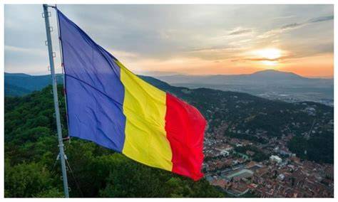 Infografic: Piramida valorilor limbii române (graficul valorează ca simbol al legăturii dintre limbă, cultură și identitate)