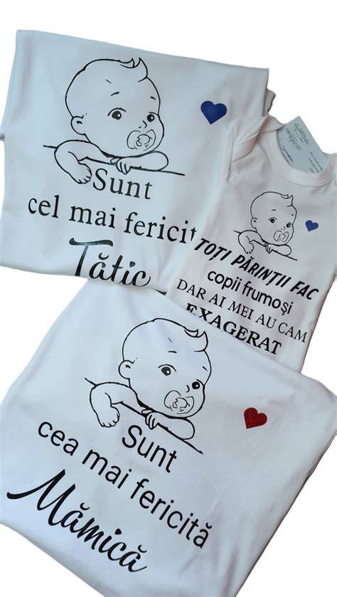 Fotografie cu tricouri personalizate pentru familie intr-un cadru de botez