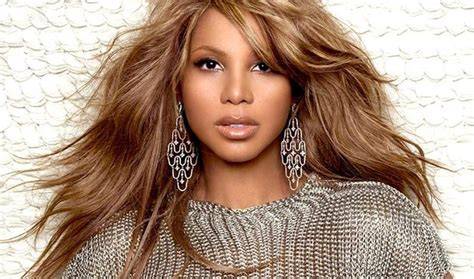 Portretul lui Toni Braxton pe scenă