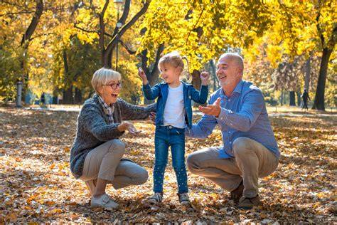 Diagramă de familie simplificată: relații între bunici, părinți și copii, cu accent pe linia paternală