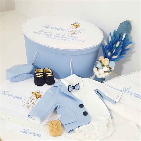 Componentele unui trusou de botez