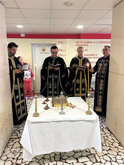 Imagine a ceremoniei Tainei Sfântului Maslu la Spitalul de Pediatrie din Pitești