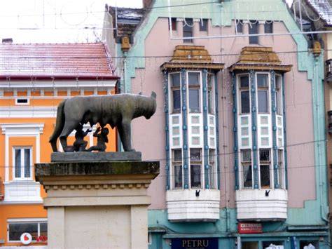 Statuia Lupoaicei în centrul Clujului