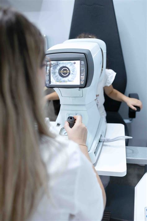 Infografic: Componentele unei consultații oftalmologice complete pentru copii