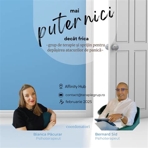 Grup de mame discutând și oferindu-și sprijin reciproc