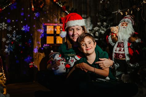 Infografic cu idei de decoruri pentru sedințe foto Craciun, Maternitate si Mommy and Me