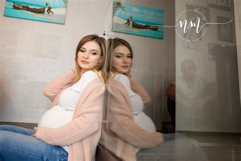 Infografic: etapele ideale pentru o ședință foto de maternitate, de la pregătiri la livrare