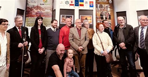 Fotografii ale membrilor echipei medicale