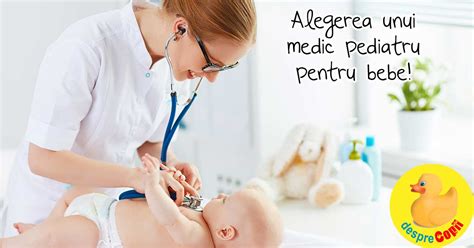 Pediatru zâmbind unui copil