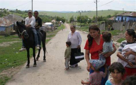 Satul Crucea, județul Iași - imagine simbolică a comunității