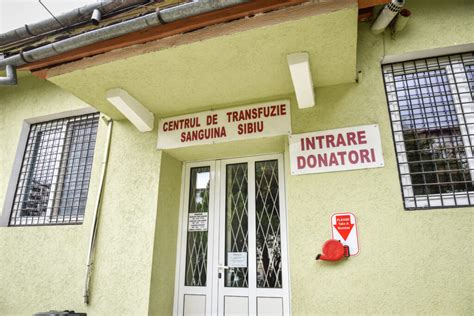 Imaginea unui copil în spital, reprezentând apelul de donare de sânge