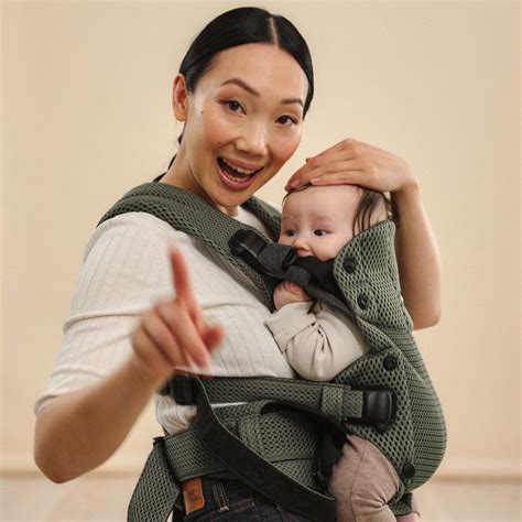 Ilustrație a diferitelor poziții de purtare a bebelușului în marsupiu