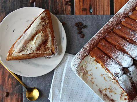pișcoturi înmuiate în cafea pentru tiramisu