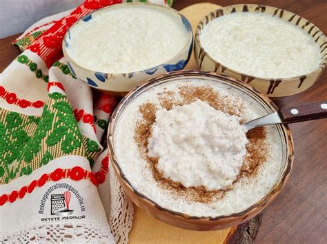 Bol cu orez cu lapte cremos, decorat cu scorțișoară