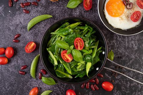 Infografic: Flux nutrițional în sarcină pentru regim vegan și raw-vegan