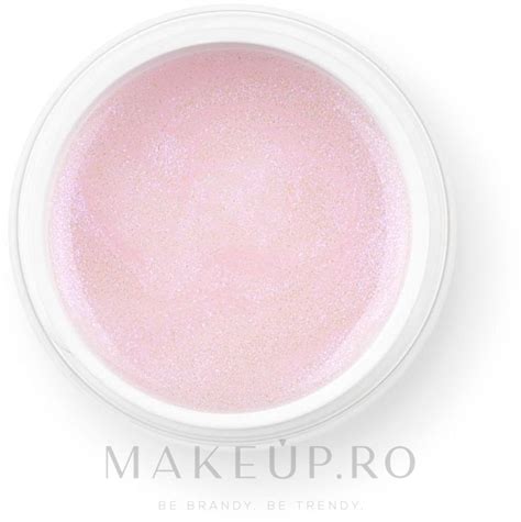 Textura fină a decorului sugar effect pe unghii