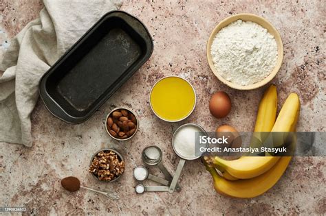 Ingrediente pentru tort de banane