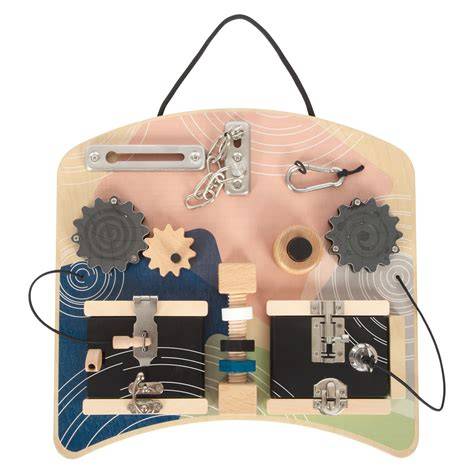 Busyboard DIY cu încuietori, fermoare și oglinzi