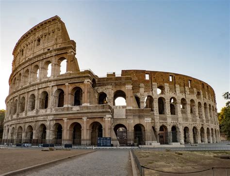 Colosseum exterior - vedere panoramică