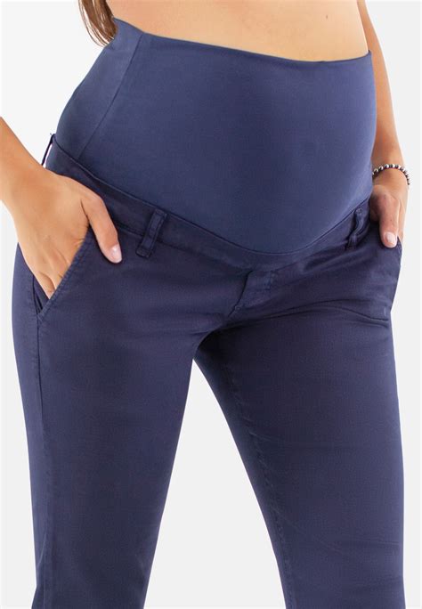 Infografic: Pantaloni gravide - evoluția confortului pe trimestre