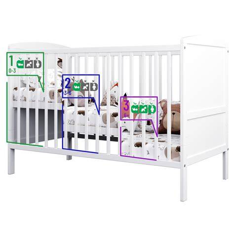 Imaginea unui patut bebe transformabil cu multiple etape de transformare