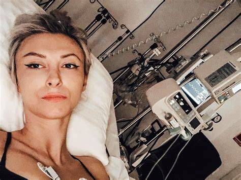 Andreea Balan in salonul de spital