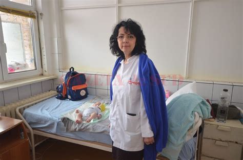 Portreturi ale medicilor-cheie ai secției de Pediatrie
