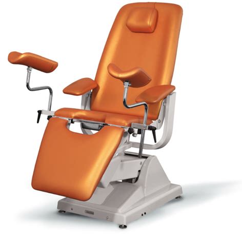 Scaun ginecologic cu diverse accesorii