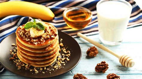 clatite cu ovaz si banane pentru bebelusi