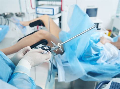 Ilustrație a instrumentelor folosite pentru chiuretaj biopsic